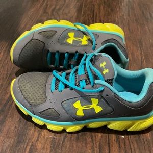 Under Armour Women's Micro G Assert 7 Sneaker